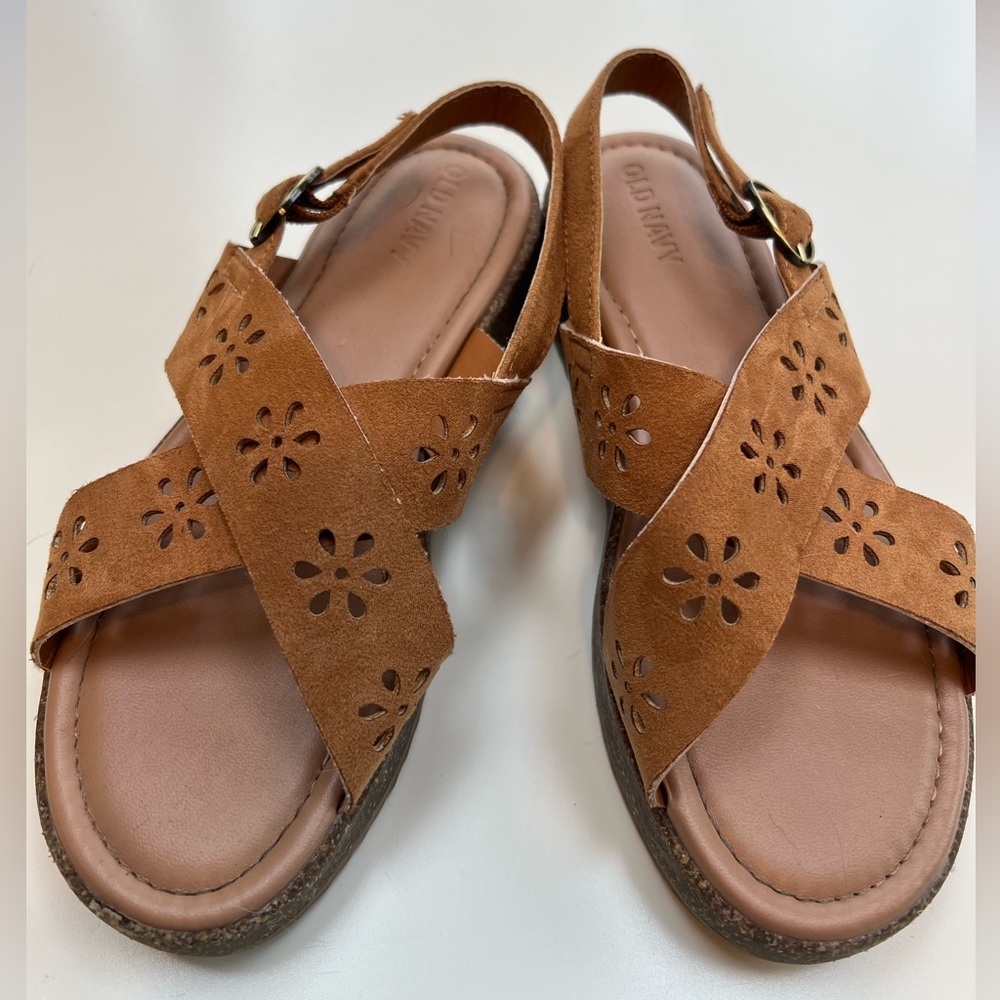 Old Navy Girl Tan Suede Floral Cutout Crossband Slingback Wedge Sandal Size 2